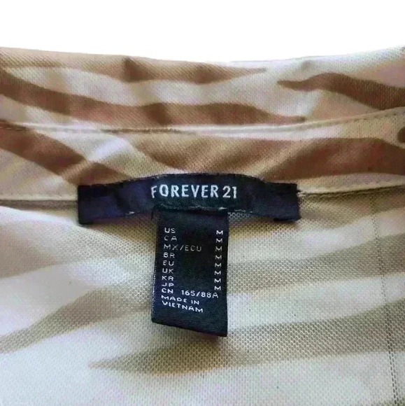 Women's Forever 21 Zebra Print tan & wht button up shirt sz M - Picture 4 of 6